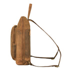 Tagesrucksack Leder braun aus der seitlichen Perspektive