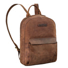 Damenrucksack Leder Braun mit langen Schultergurten aus der schrägen Frontalperspektive