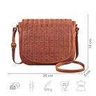 Crossbody Bag Leder cognac mit Größenangaben und USP Icons